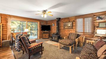 TV, fireplace, DVD player