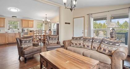 3BR Mountain View - Covered Patio - Pet Friendly