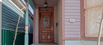 The Painted Lady — Victorian 4BR Steps to Main St Leadville, Sleeps 10, Dogs OK