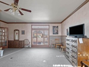 Interior - The Painted Lady — Victorian 4BR Steps to Main St Leadville, Sleeps 10, Dogs OK (Leadville)