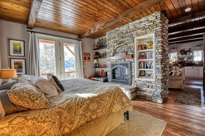 2 bedrooms, WiFi, bed sheets - 2BR Cozy Cabin: Mountain Views & Cozy Fireplace (Twin Lakes)