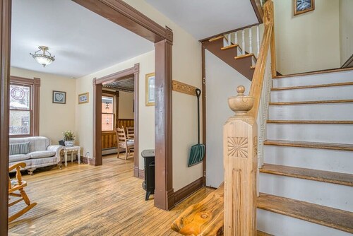 The Rosemont — Historic 4BR Leadville Victorian, Loft, Fireplace, 2 Blocks Down