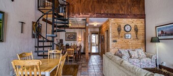The Rosemont — Historic 4BR Leadville Victorian, Loft, Fireplace, 2 Blocks Down