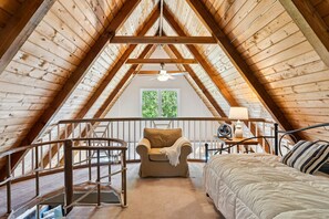 3 habitaciones, tabla de planchar con plancha y cuna de viaje 