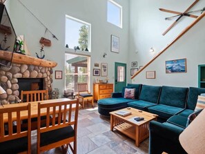 TV, fireplace, DVD player, offices