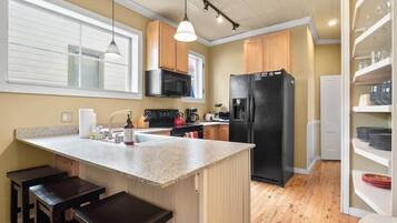 Fridge, microwave, oven, dishwasher