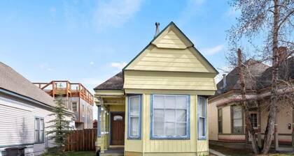 Charming 2BR - Mountain Views, Walk to Main St