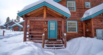 Cozy 2BR Mountain Condo: Loft, Fireplace