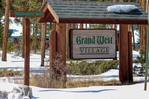 Property grounds - Trapper's Treasure 5A — Loft Condo with Yard, Grill & Gas Fireplace | Leadville (Leadville)