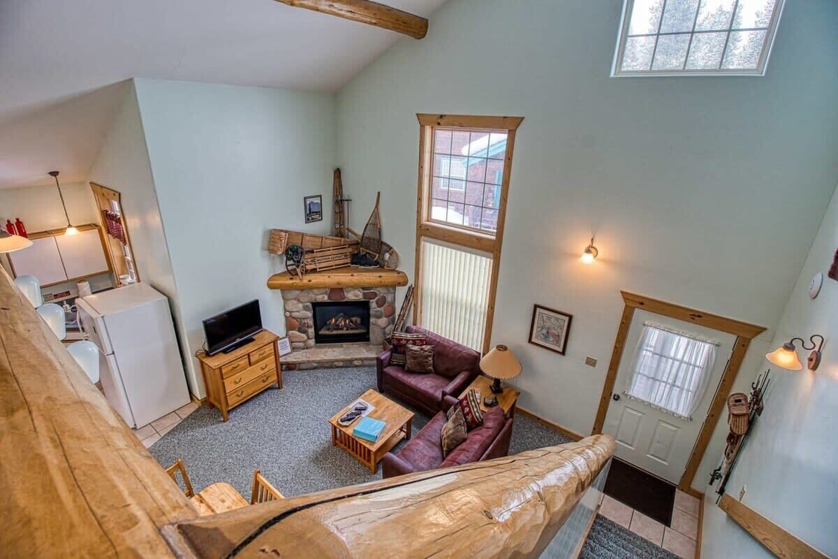 TV, fireplace, stereo, offices