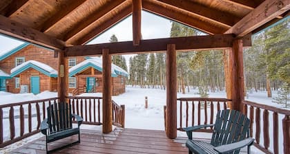 2BR w/ Loft Cabin: Fireplace & Mountain View