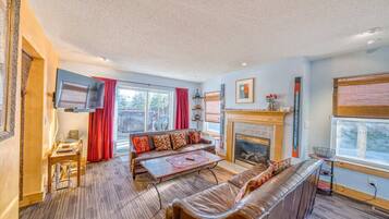 TV, fireplace, offices