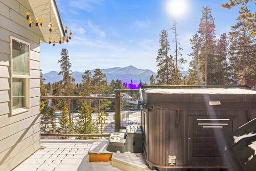 3BR - Hot Tub, Jacuzzi, Stunning Mt. Elbert Views