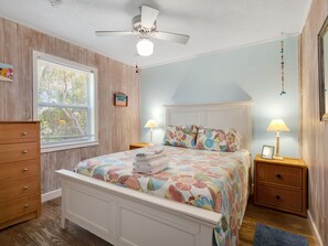 3 bedrooms, WiFi, bed sheets, wheelchair access