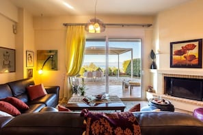 TV, fireplace, DVD player, stereo