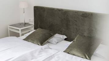 3 bedrooms, iron/ironing board, travel crib, WiFi