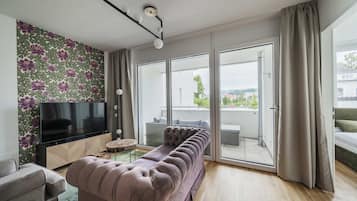 Tv, tv-spel, böcker och kontor