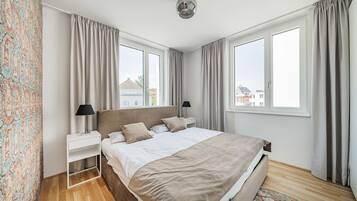 3 bedrooms, iron/ironing board, travel crib, WiFi