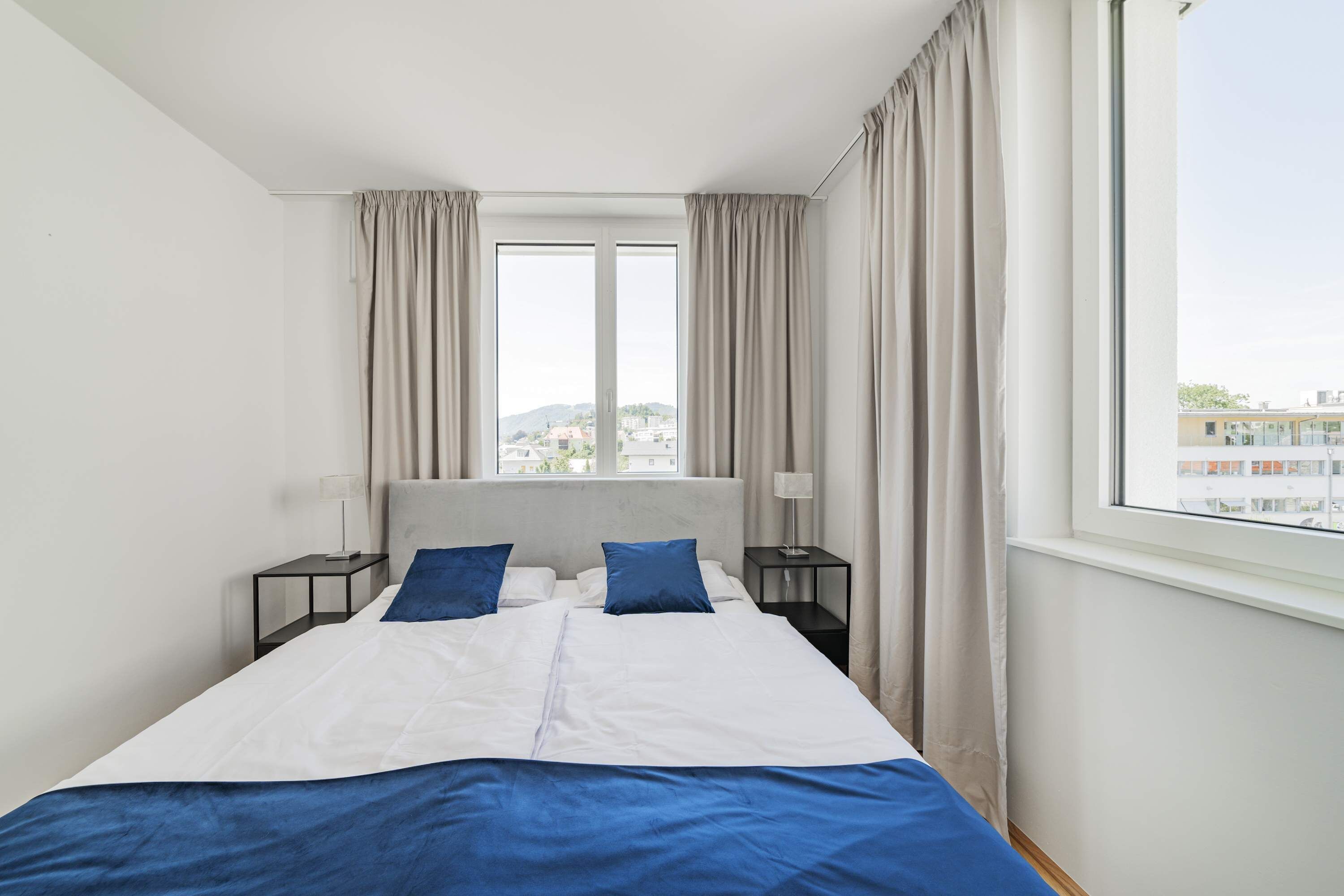 3 habitaciones, tabla de planchar con plancha, cuna de viaje y wifi 