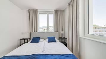 3 habitaciones, tabla de planchar con plancha, cuna de viaje y wifi