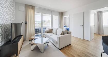 S.a.p.p.h.i.r.e |stylish 3 BR AP with balcony