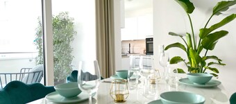 Tiffany | City view and balcony