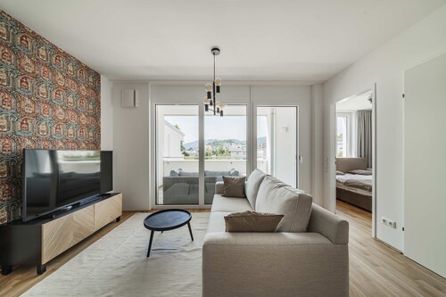 3 Zimmer Apartment mit Blick auf die Stadt