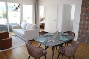 Interior - M.u.s.k.a.t | stylish 3 BR AP with balcony (Gmunden)