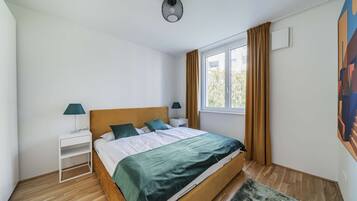 2 makuuhuonetta, silitysrauta/-lauta, vauvan matkasänky, Wi-Fi