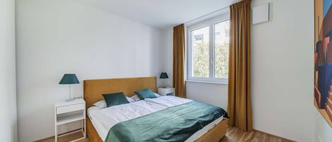 2 chambres, fer et planche à repasser, lit de bébé portatif, Wi-Fi