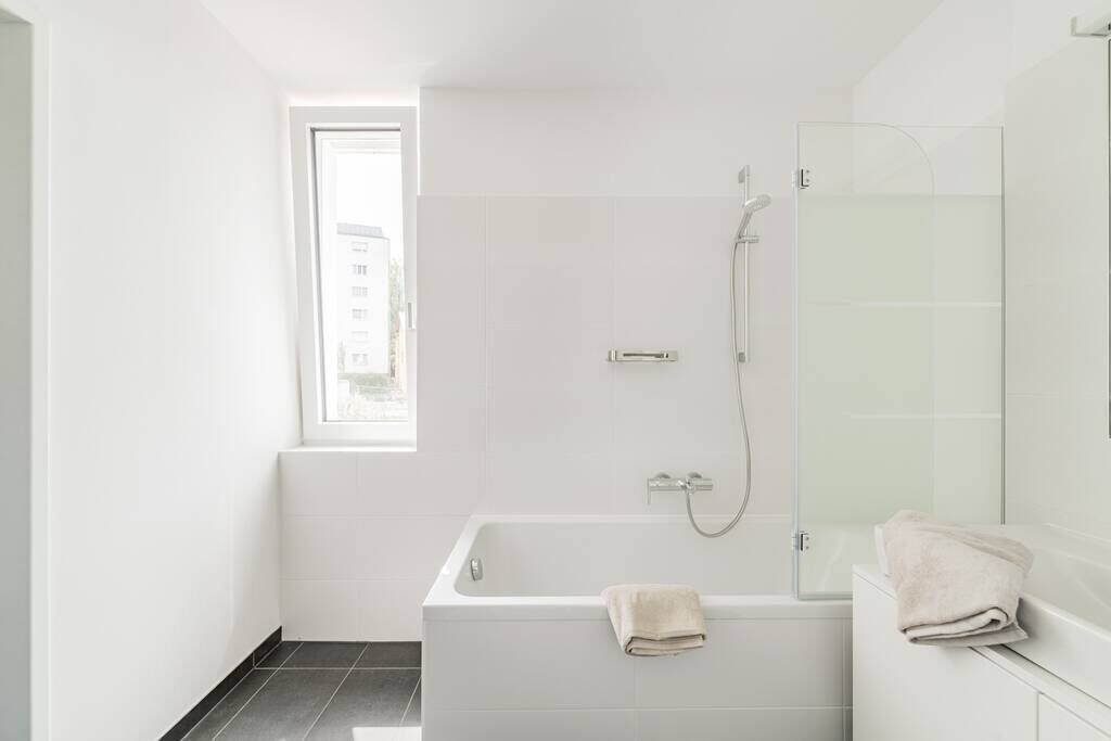 Kylpyamme, hiustenkuivaaja, pyyhkeet