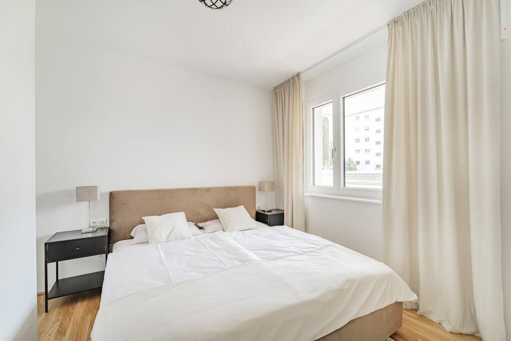 1 bedroom, iron/ironing board, travel crib, WiFi