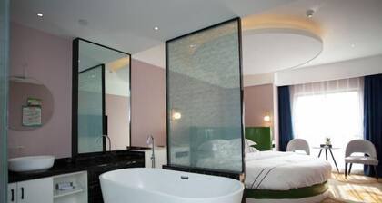 Changxing Hainabaichuan Hotel