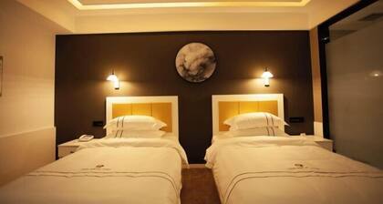 Changxing Hainabaichuan Hotel