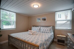 2 Schlafzimmer, Schreibtisch, Bügeleisen/Bügelbrett, WLAN