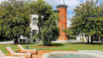 Seasonal outdoor pool