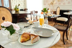Frukostbuffé varje dag mot avgift