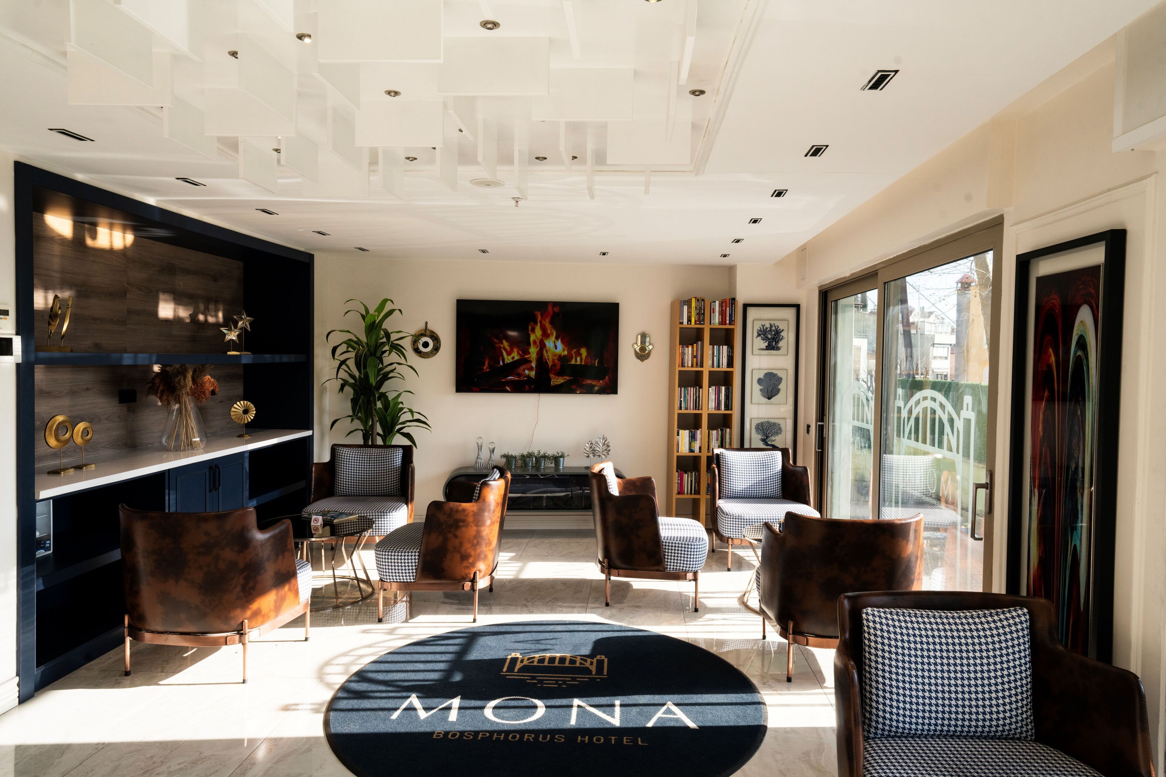 Photo - Mona Bosphorus