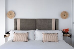 2 bedrooms, iron/ironing board, Internet, bed sheets