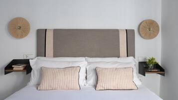 1 bedroom, iron/ironing board, internet, bed sheets