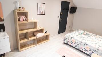 Kahden hengen comfort-huone, jaettu kylpyhuone (3 Chambre à la campagne) | 1 makuuhuone, yksilöllisesti sisustettu, yksilöllisesti kalustettu