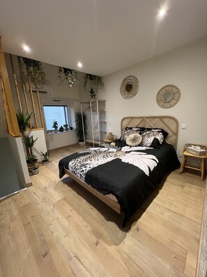 컴포트 캐빈, 앙스위트 (Ma p’tite cabane) | 각각 다른 스타일의 인테리어, 각각 다르게 가구 비치, 책상, 노트북 작업 공간