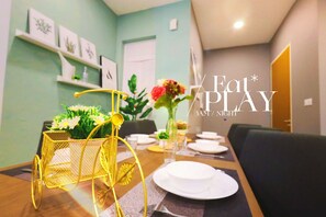 Dining - Walk to lagoland🏰🏰cozy and relaxing unit,make your holiday happy (依斯干达公主城)