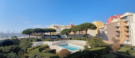 室外游泳池