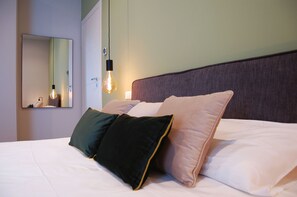 Apartamento exclusivo | 2 quartos, individualmente mobiliados, espaço de trabalho para notebook