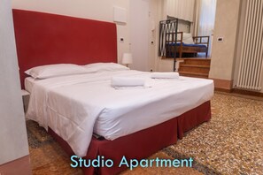 1 camera, ferro/asse da stiro, Wi-Fi, lenzuola