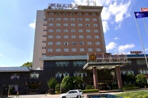 Exterior - Shuang Bai Hotel (Shuangbai)