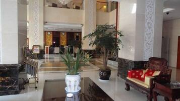 المنشأة من الداخل