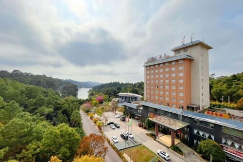 Shuang Bai Hotel