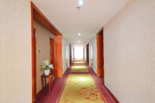 Shuang Bai Hotel